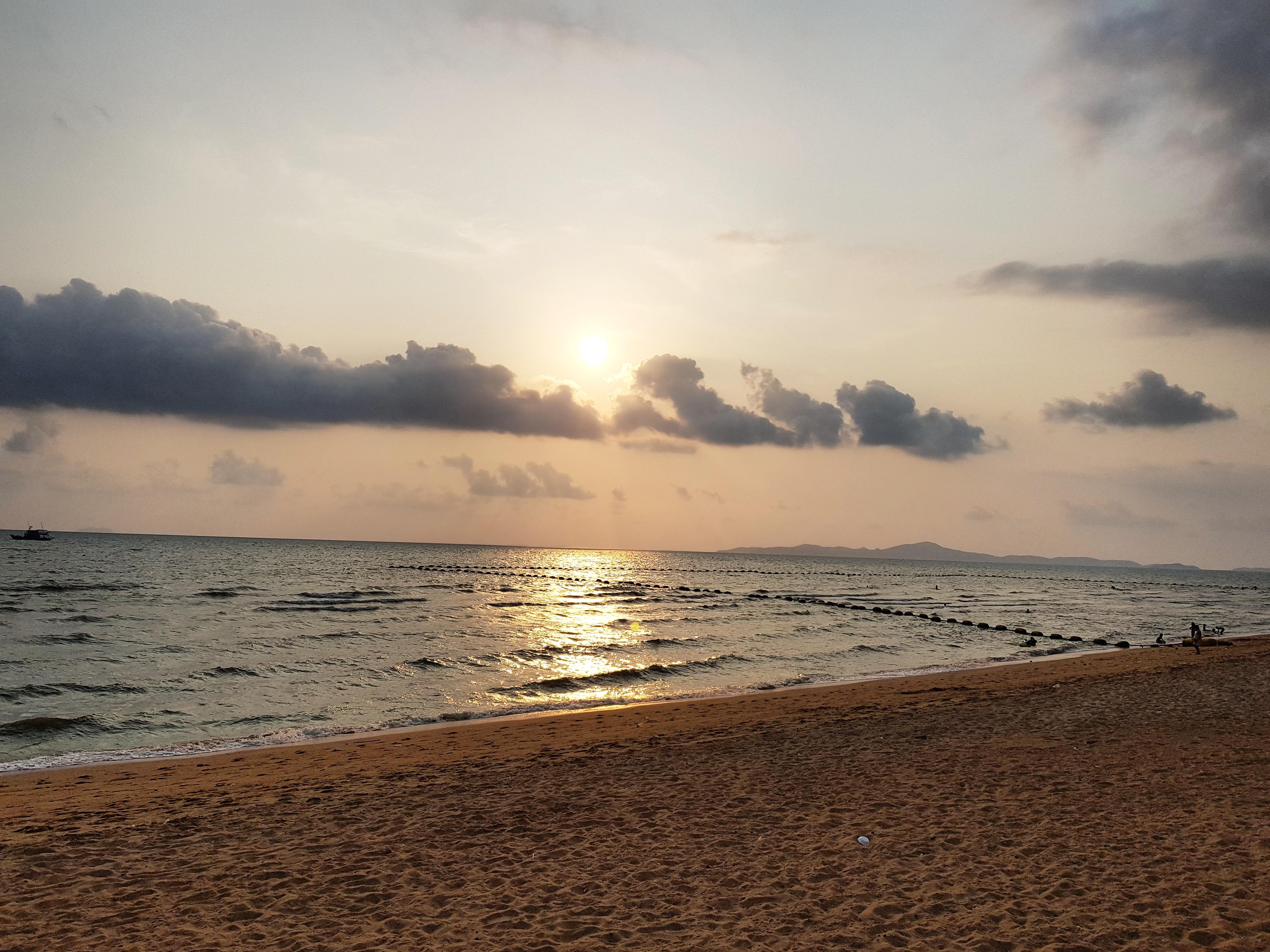 The Now Hotel - Sha Extra Plus Jomtien Beach Exterior photo